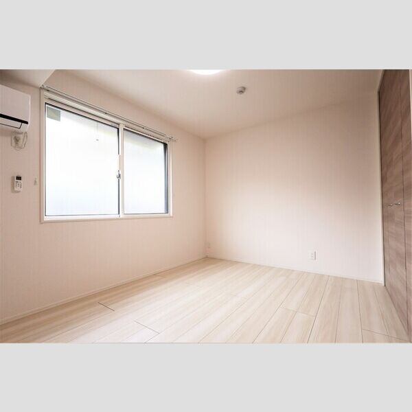 その他 (洋室①(6帖・エアコン付き))