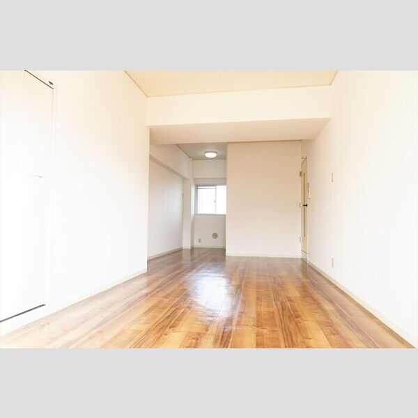 居室・リビング (LDK13.9帖(バルコニー側から))