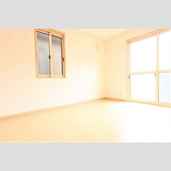 居室・リビング (洋室6帖(南側))