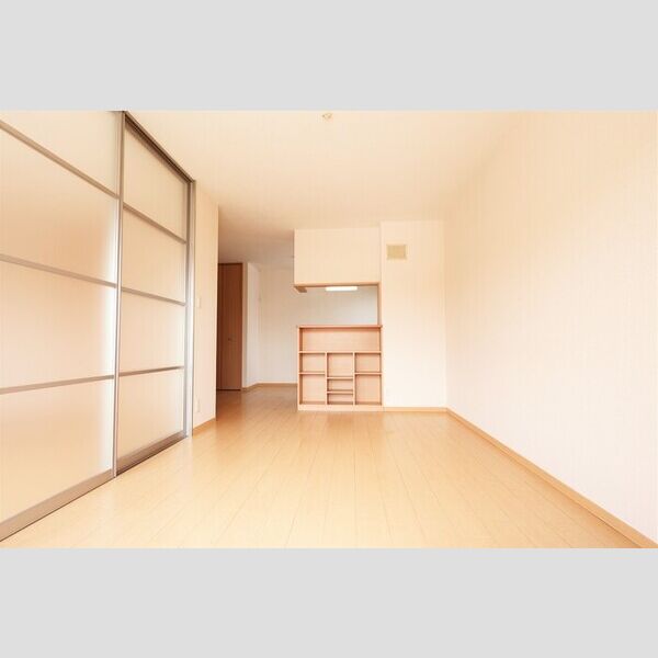 居室・リビング (LDK12.5帖(バルコニー側から))