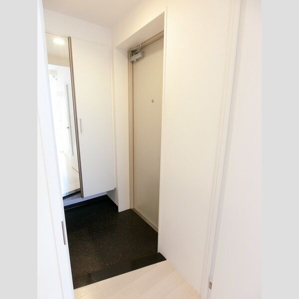 玄関 (玄関(室内側))