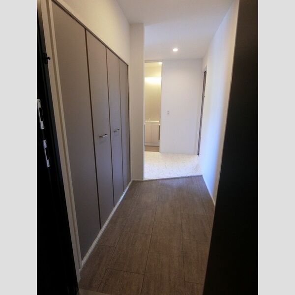 玄関 (玄関(室内側))