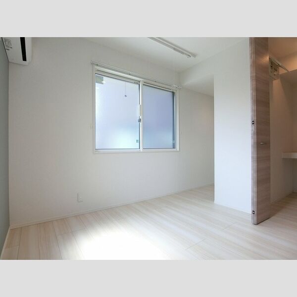 その他 (洋室6帖(エアコン・室内物干し付き))