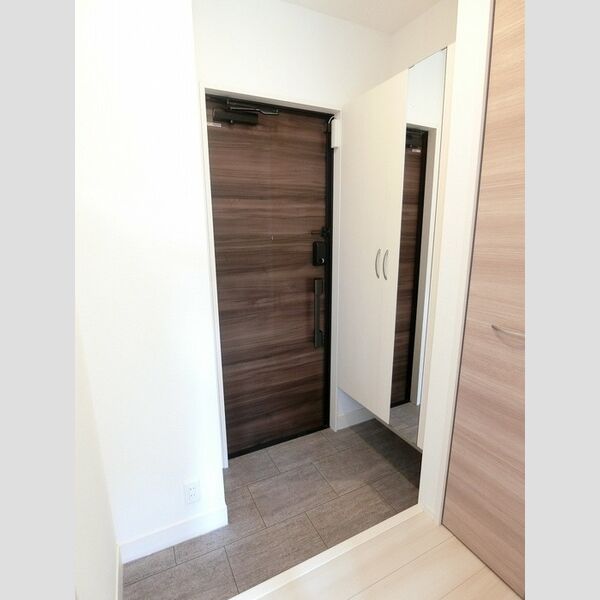 玄関 (玄関(室内側))