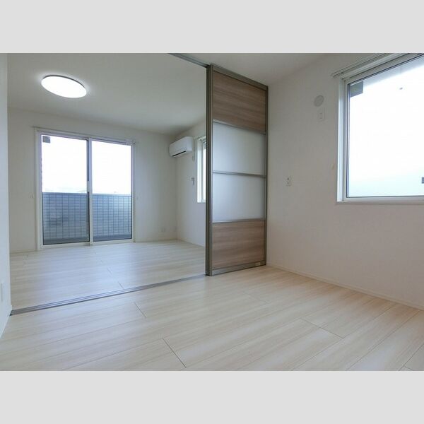 その他 (洋室4,5帖(室内物干し付き))