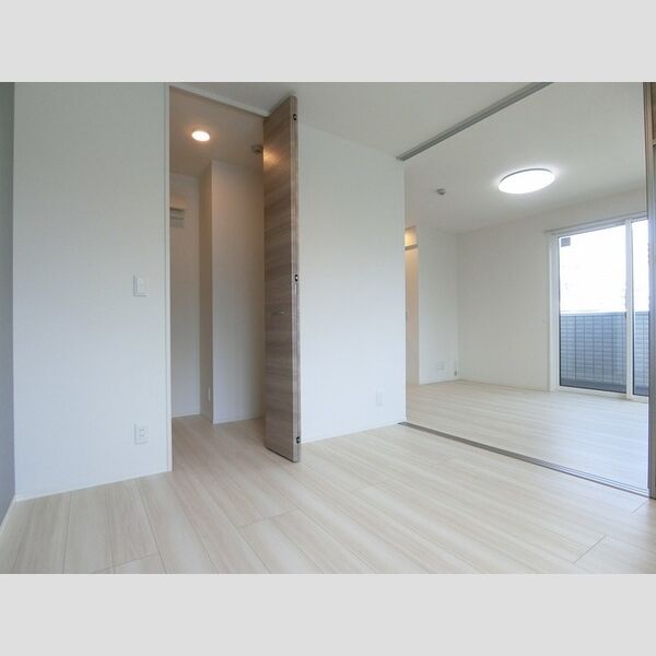 その他 (洋室4,5帖(室内物干し付き))