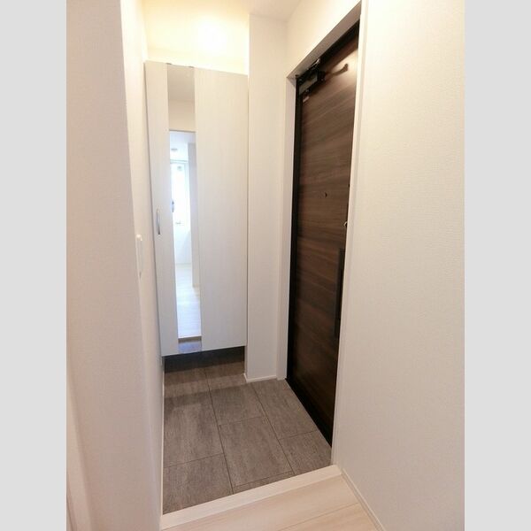 玄関 (玄関(室内側))