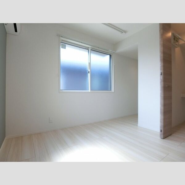 その他 (洋室6帖(エアコン・室内物干し付き))