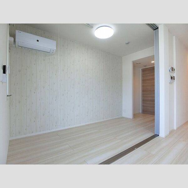 その他 (洋室5,5帖(エアコン・室内物干し付き))