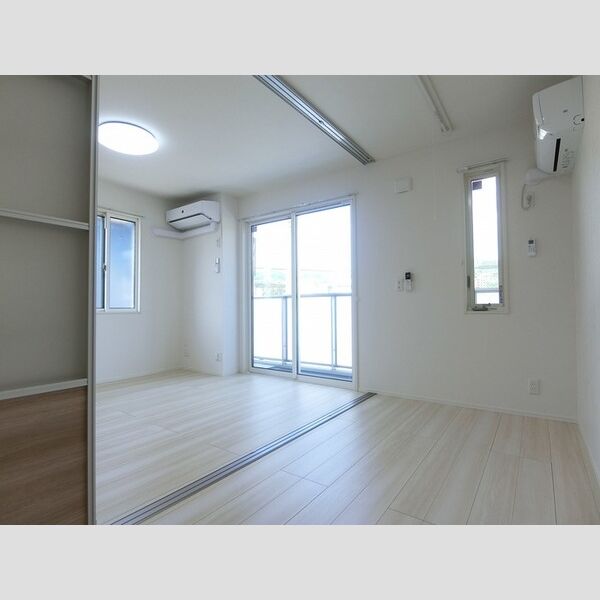 その他 (洋室5,5帖(エアコン・室内物干し付き))
