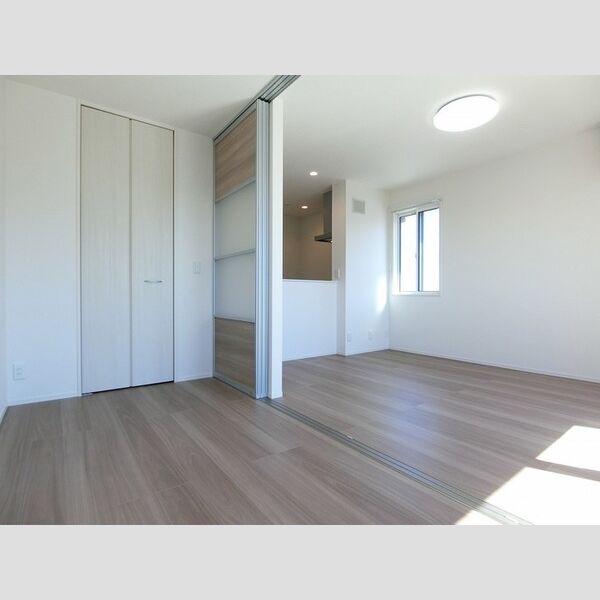 その他 (洋室4帖(室内物干し付き))