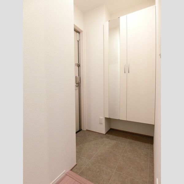 玄関 (玄関(室内側))