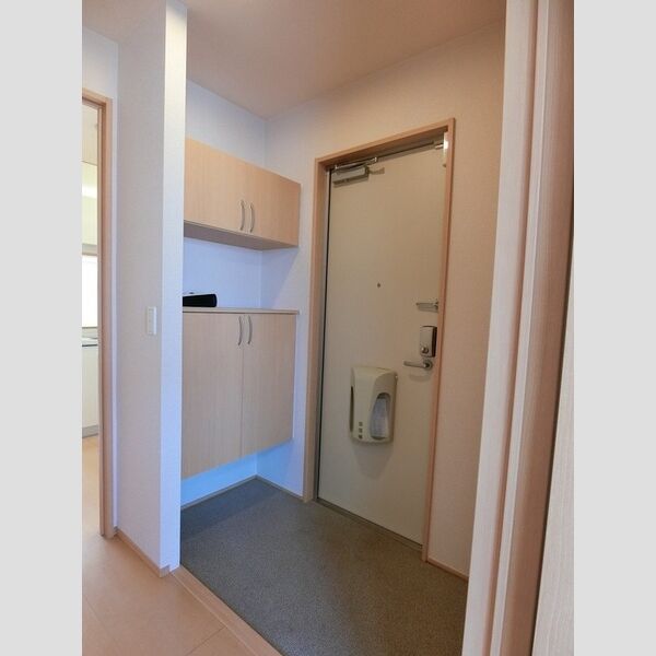 玄関 (玄関(室内側))