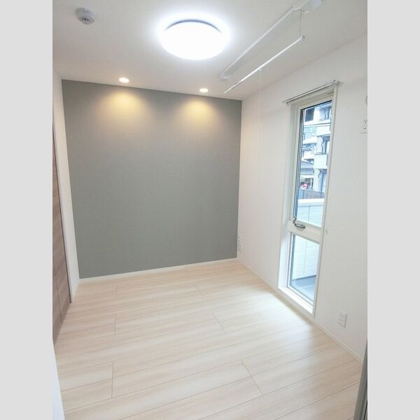 その他 (洋室3,7帖(室内物干し付き))