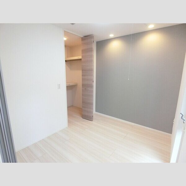 その他 (洋室3,7帖’(室内物干し付き))