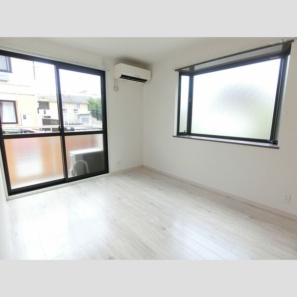 その他 (洋室6帖(エアコン付き))