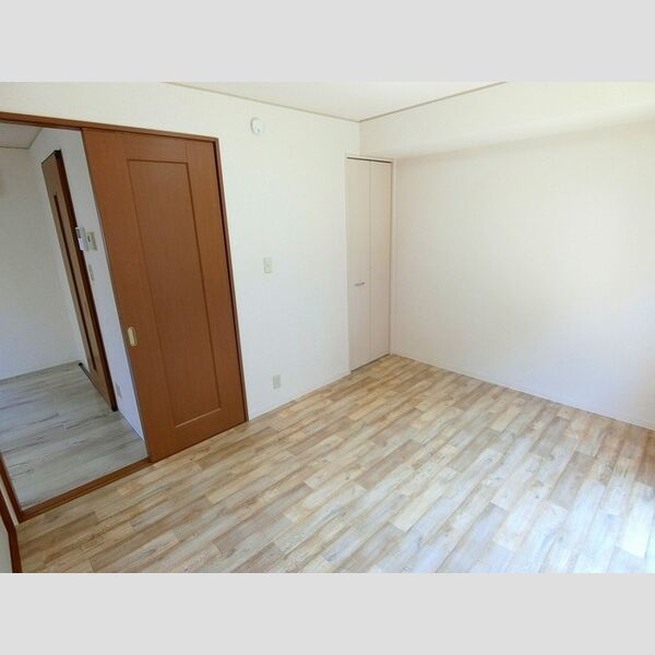 その他 (南側洋室6帖)