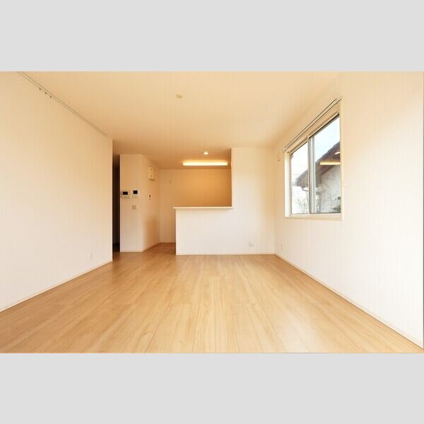 居室・リビング (LDK15.5帖(バルコニー側から))