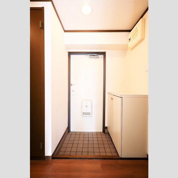 玄関 (玄関(室内側))