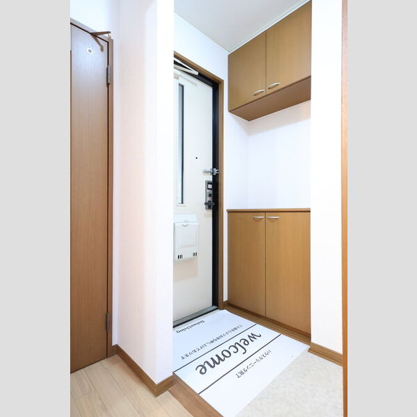 玄関 (玄関(室内側))