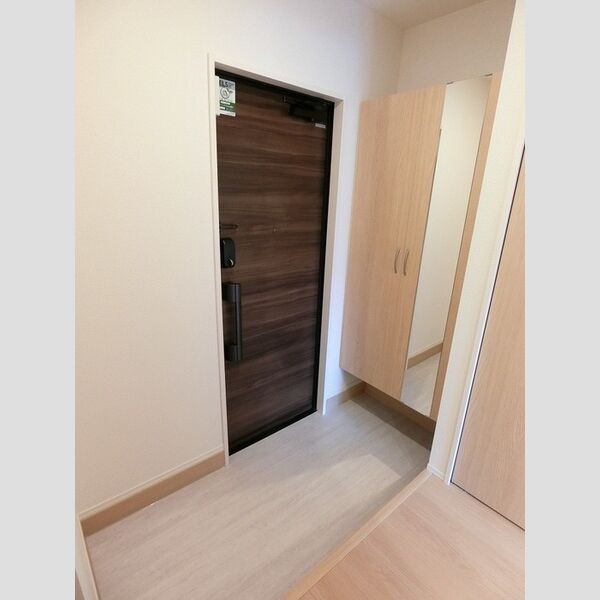 玄関 (玄関(室内側))