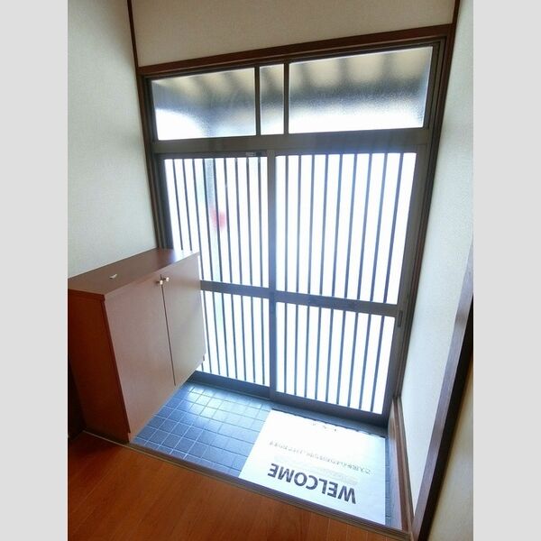 玄関 (玄関(室内側))