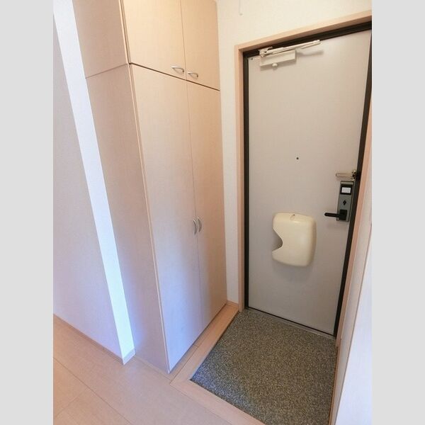 玄関 (玄関(室内側))