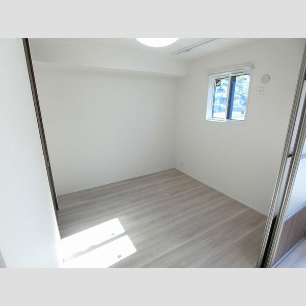 その他 (洋室4,6帖(室内物干し付き))