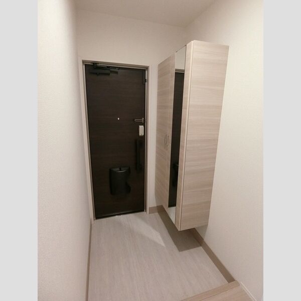 玄関 (玄関(室内側))