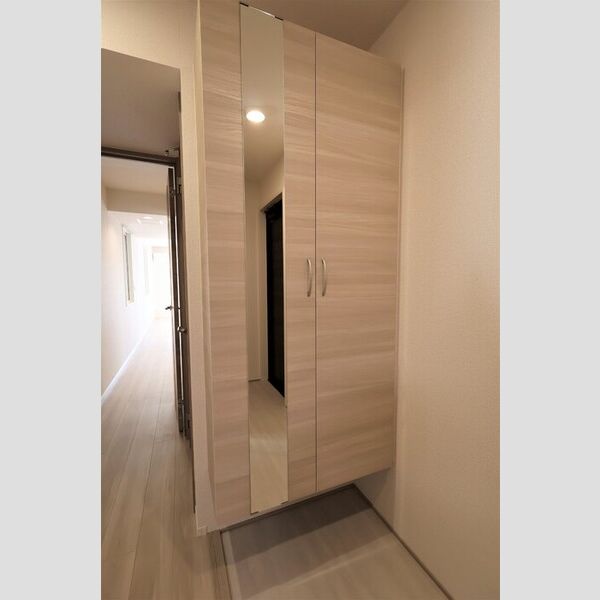 玄関 (シューズボックス)