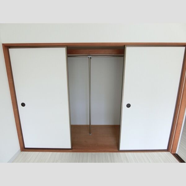 収納 (洋室　物入)