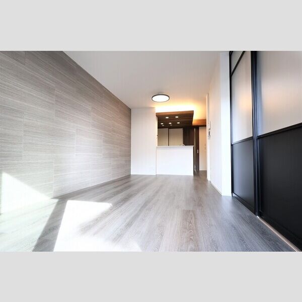 居室・リビング (LDK13.7帖(バルコニー側から))