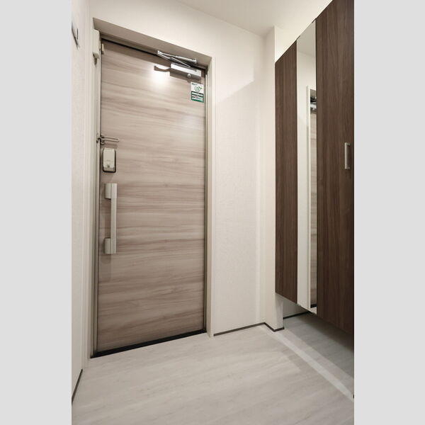 玄関 (玄関(室内側))