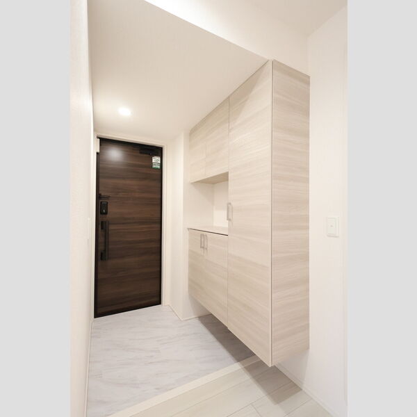 玄関 (玄関(室内側))