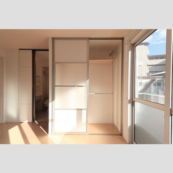 その他 (洋室12.8帖(エアコン・室内物干し付き))