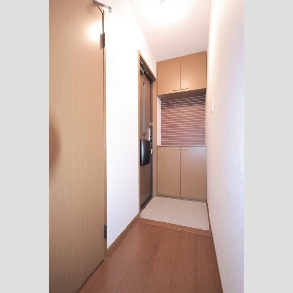 玄関 (玄関(室内側))