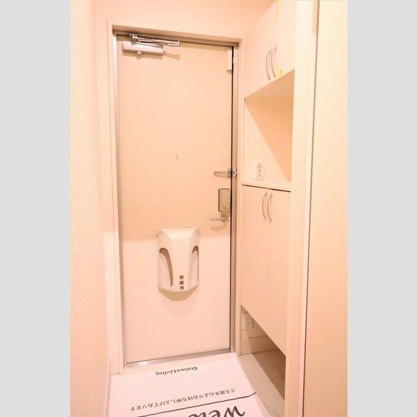 玄関 (玄関(室内側))