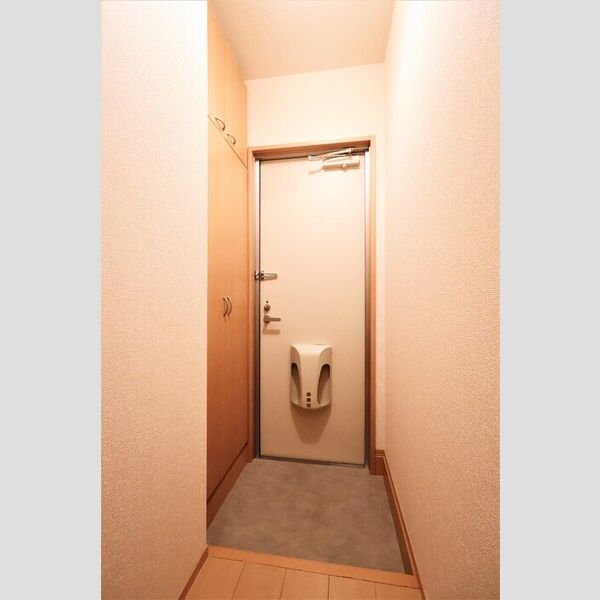 玄関 (玄関(室内側))