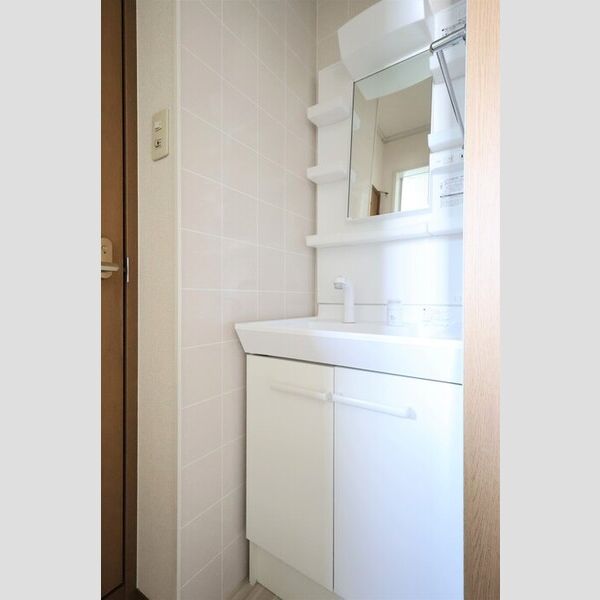 洗面所 (洗髪洗面化粧台)