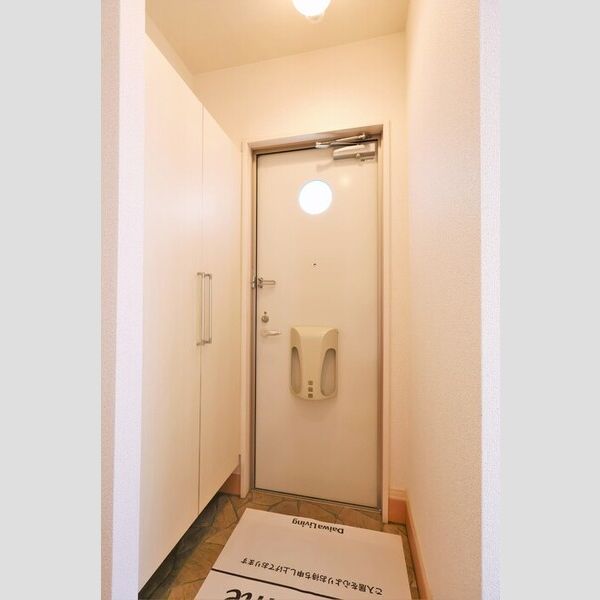 玄関 (玄関(室内側))