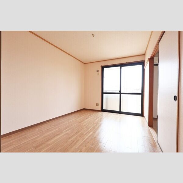 居室・リビング (南洋室6帖)