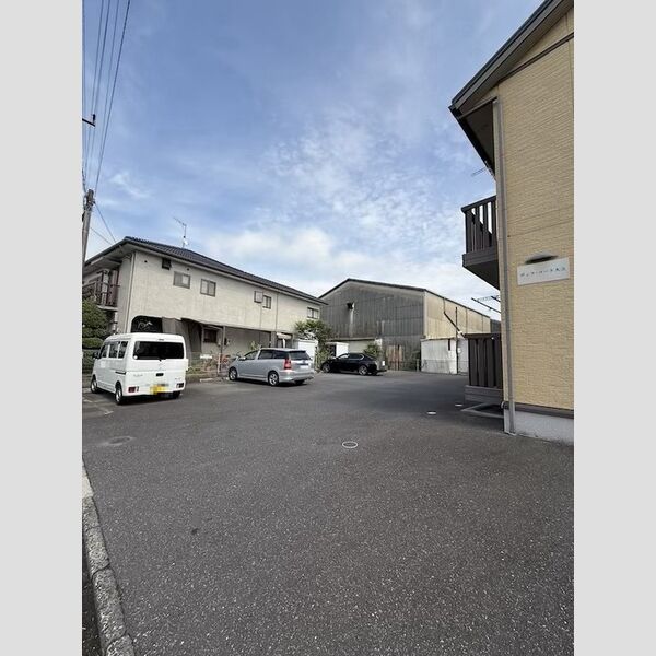 駐車場 (駐車場)
