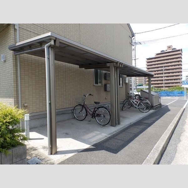 現地周辺 (駐輪場)