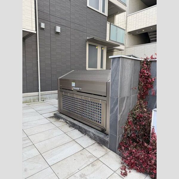 現地周辺 (ゴミステーション)