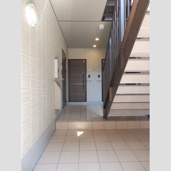 現地周辺 (1階階段室)