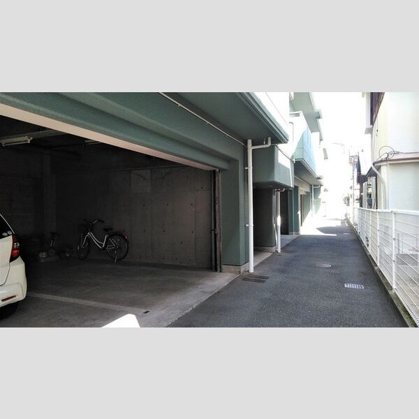 駐車場 (駐車場)