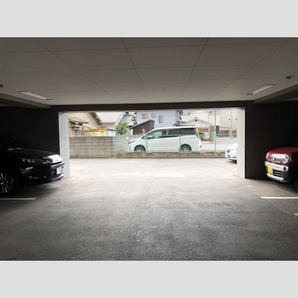 駐車場 (駐車場)