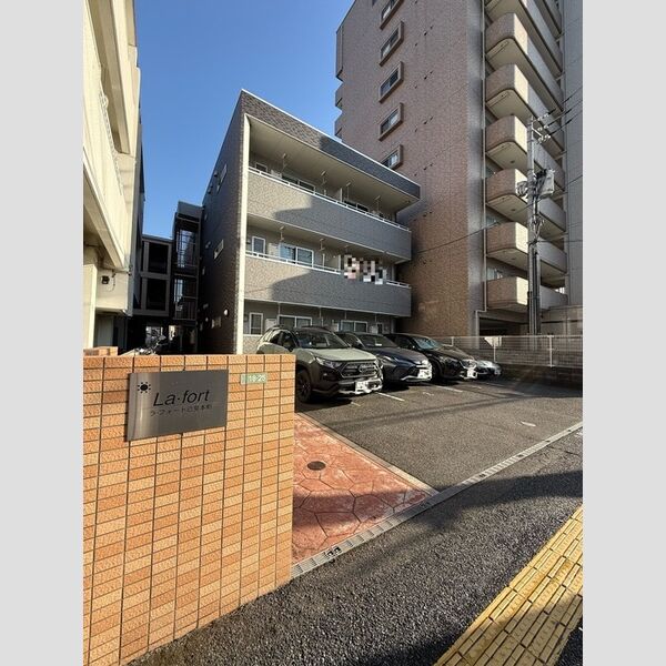 駐車場 (駐車場)