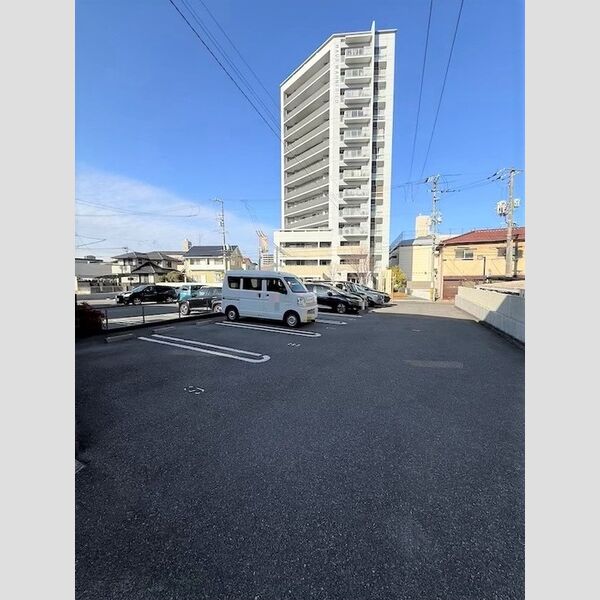 駐車場 (駐車場)