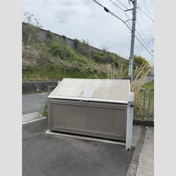 現地周辺 (ゴミステーション)